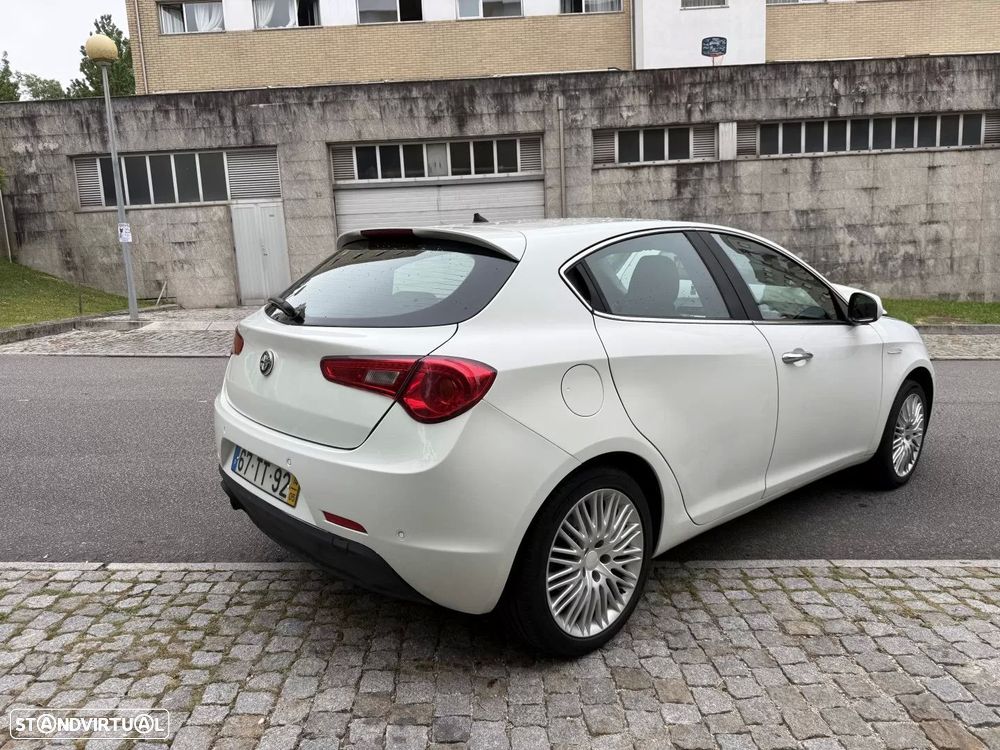 Alfa Romeo Giulietta 1.6 JTDM Exclusive - 7