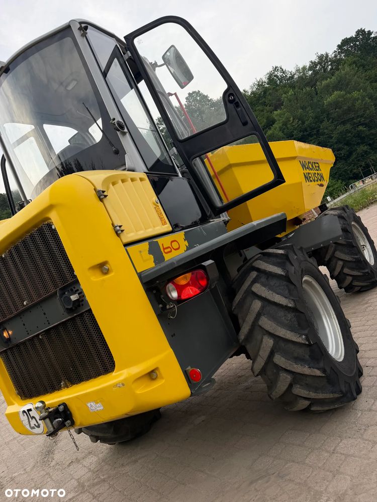 Wacker Neuson DW60 Wozidło Obrotowe 4x4. 6 ton ładowność z Pełną kabiną. OBROTOWA koleba 1350 mtg. 2021 rok. Jak nowe z salonu PERKINS turbo silnik. Pochodzi z Norweskiego Gospodarstwa Ziemniaczanego! Pełne sterowanie dżojstik REWERS HYDROSTATIC Ogrzewana Kabina Opony zero zużycia. Aktualna DEKRA. Kamery wysokiej jakośći! Zero luzów i wycieków. Szybka wolna jazda. Wielka Okazja. Ośswietlenie Rozbudowane. Hak kulka - 25