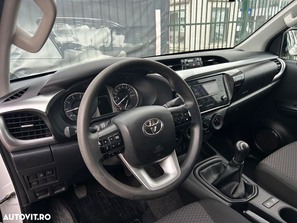 Toyota Hilux 2.4D 150CP 4x4 Double Cab 6MT Style - 18