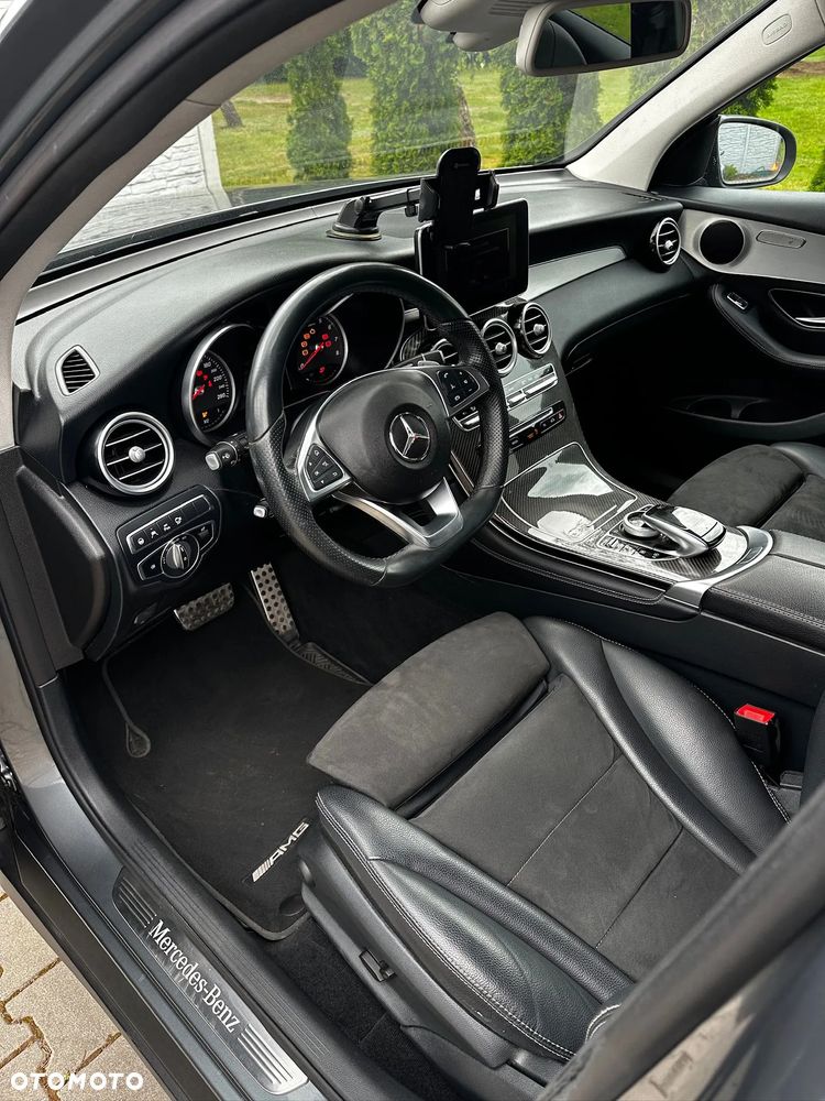 Mercedes-Benz GLC 250 4Matic 9G-TRONIC AMG Line - 13