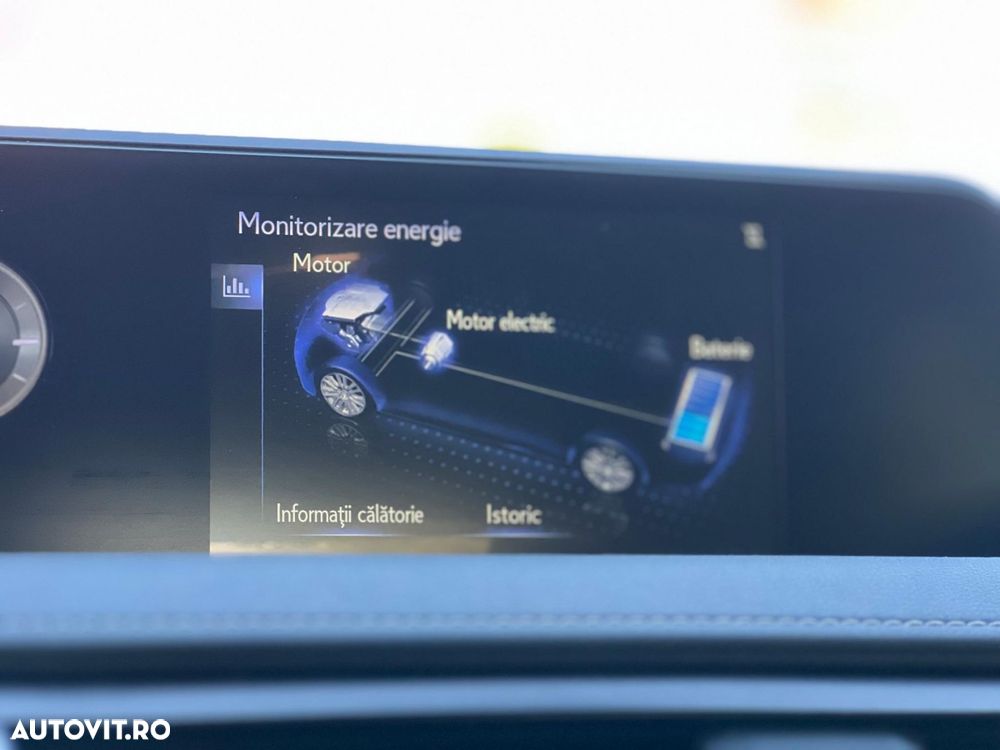 Lexus UX 250h FWD Business - 22