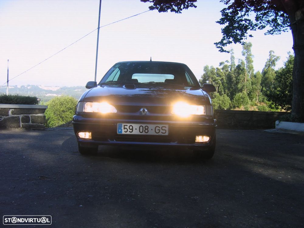 Renault 19 Cabriolet 1.8 - 33