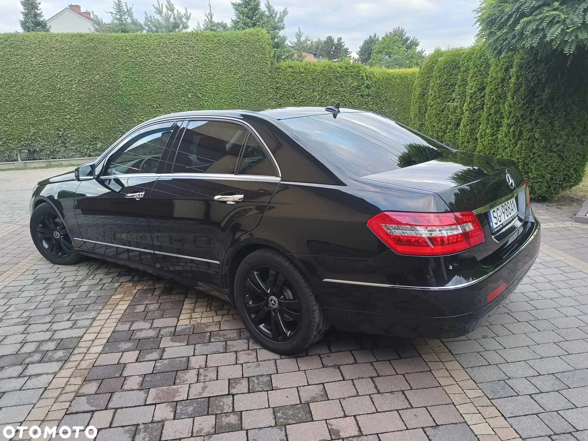 Mercedes-Benz Klasa E 220 CDI BlueEff Avantgarde - 2