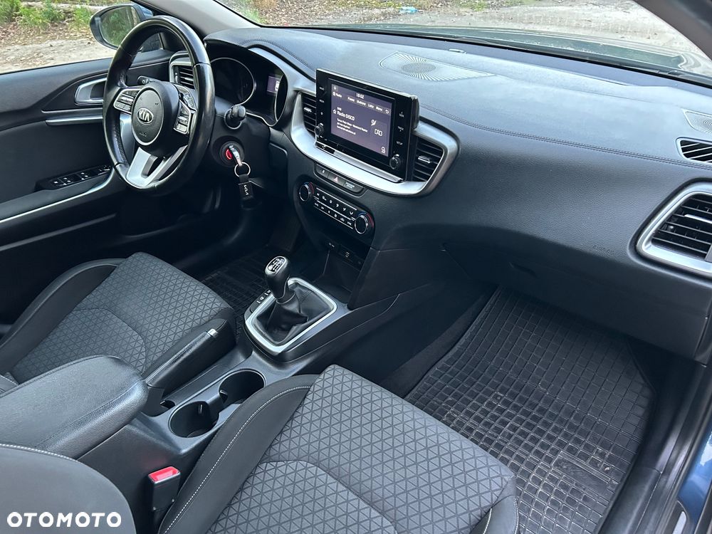 Kia XCeed 1.4 T-GDI M - 26