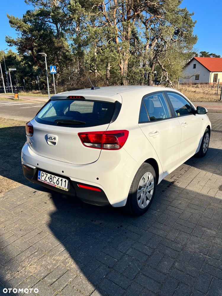 Kia Rio 1.2 L - 4