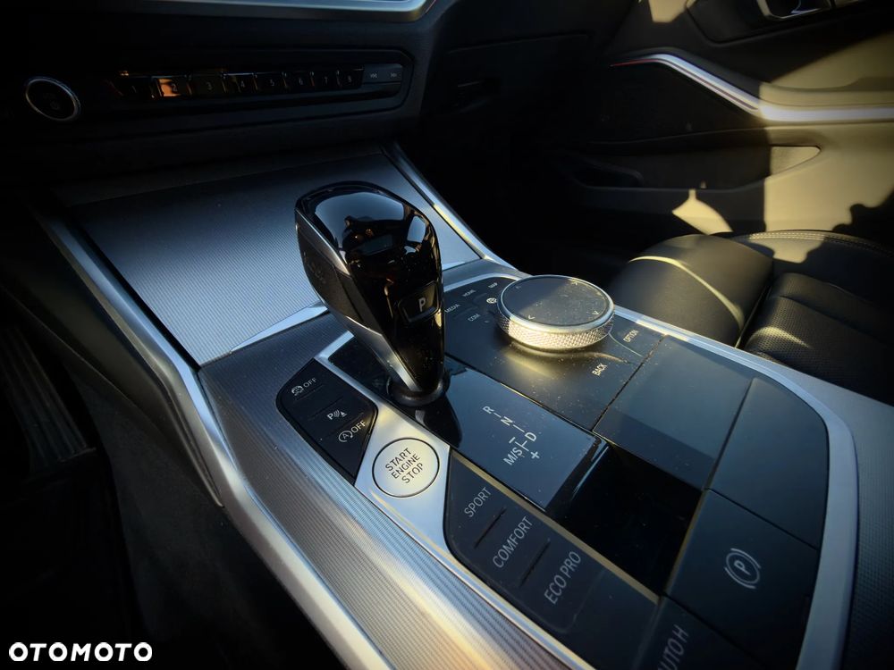 BMW Seria 3 330i M Sport - 15