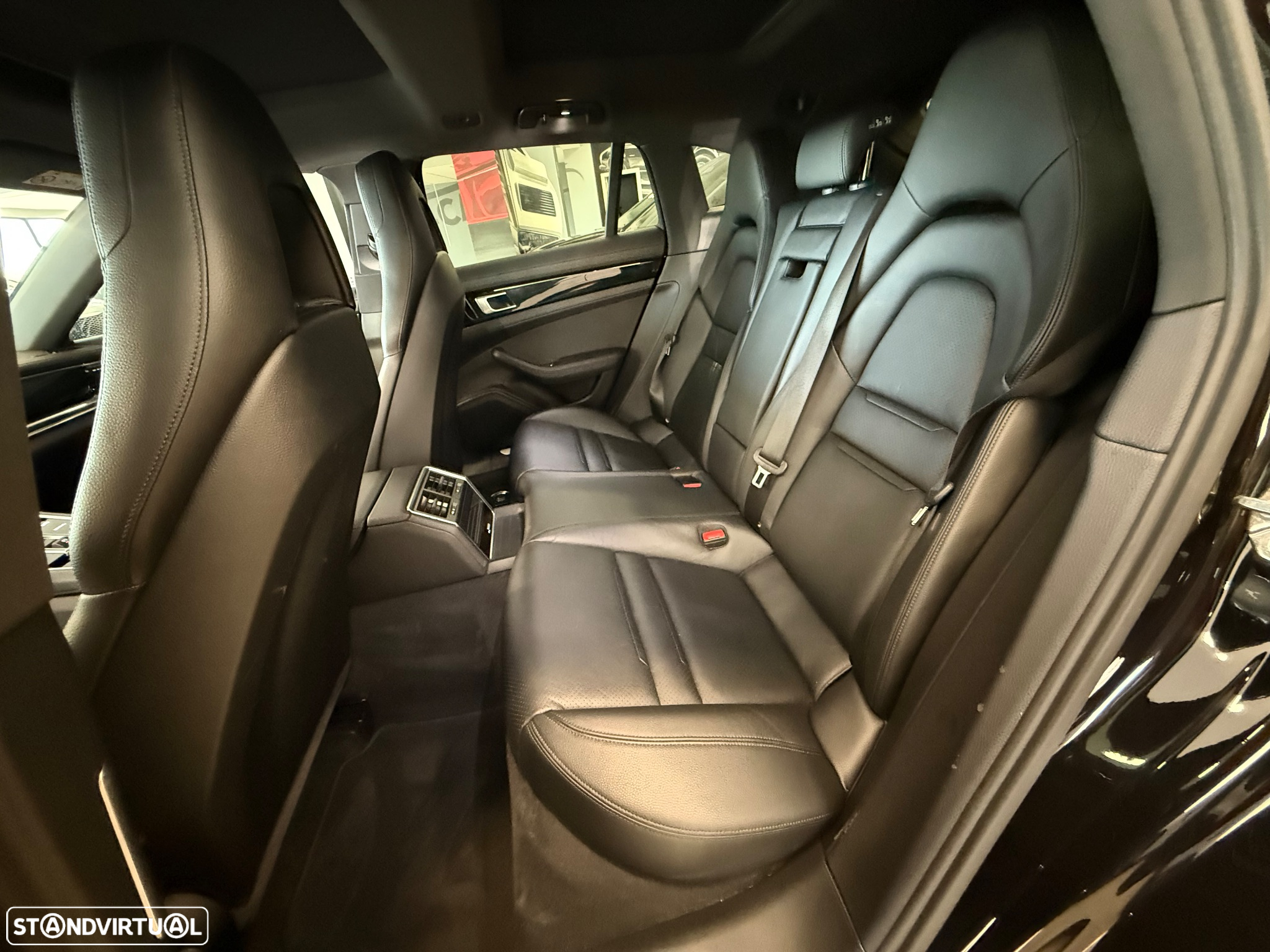Porsche Panamera Sport Turismo 4 E-Hybrid - 22