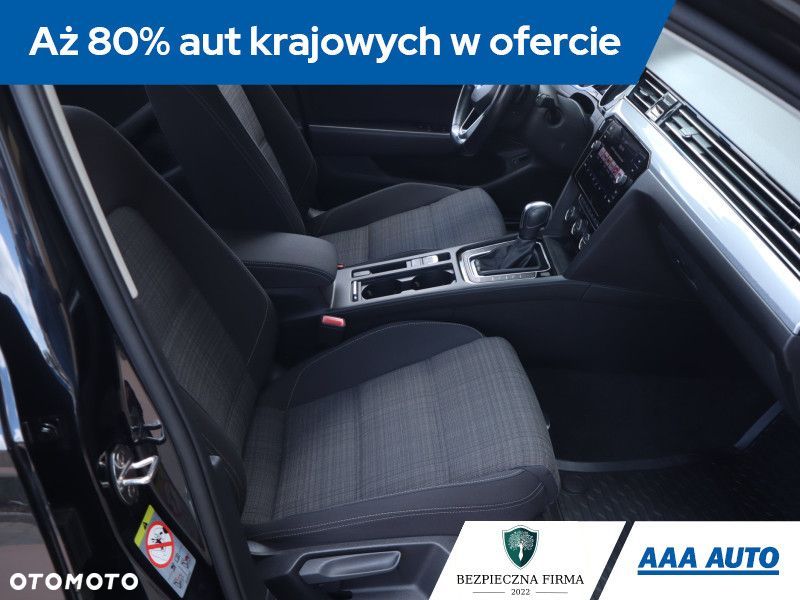Volkswagen Passat Variant - 11