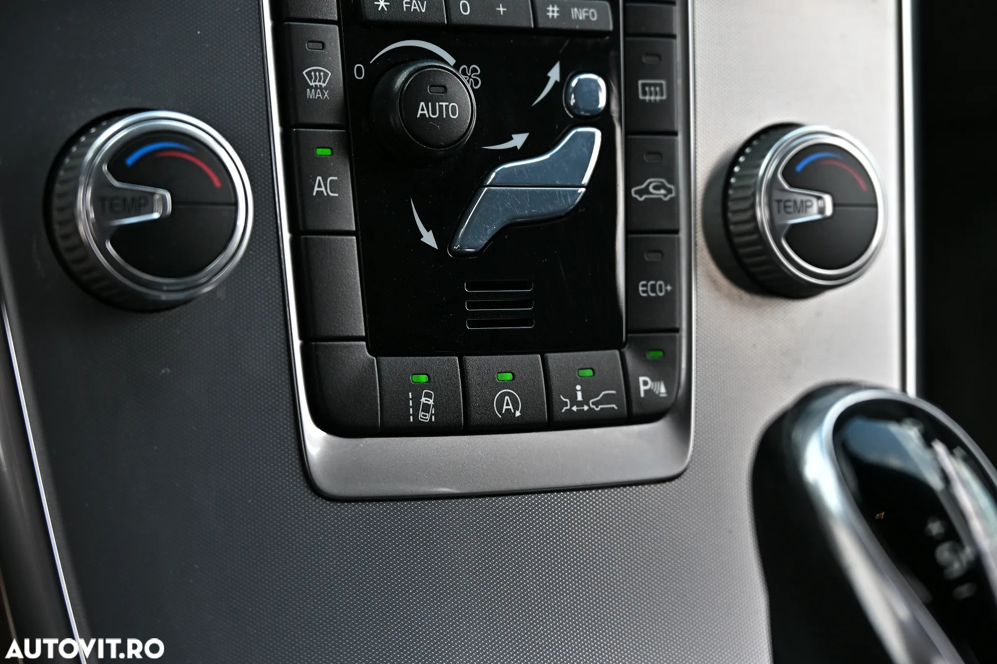 Volvo XC 60 D4 Geartronic Momentum - 12