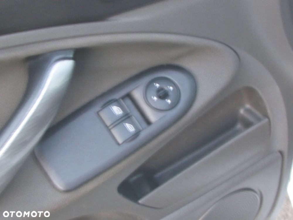 Ford C-MAX 1.8 Style - 11