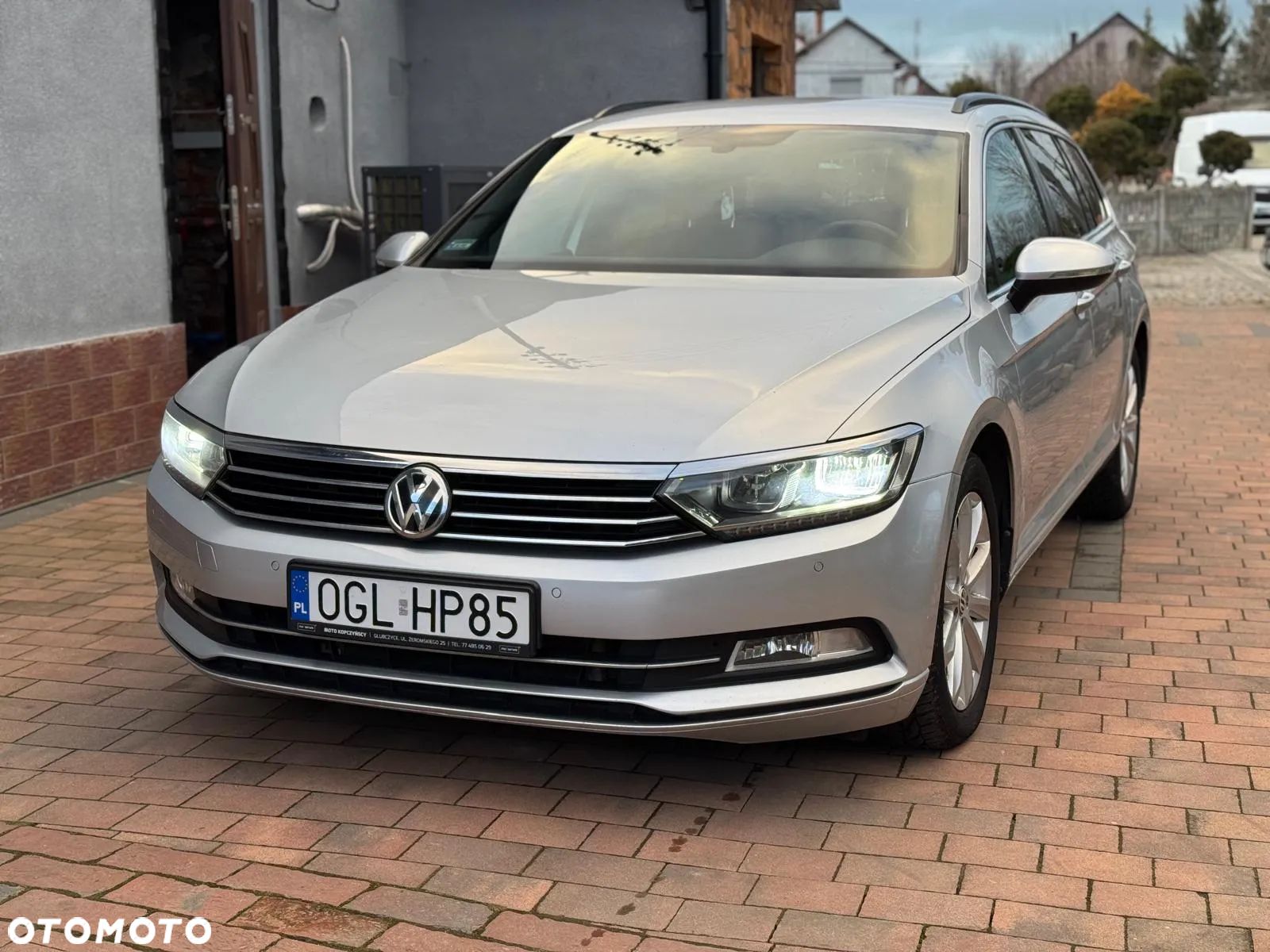 Volkswagen Passat - 1