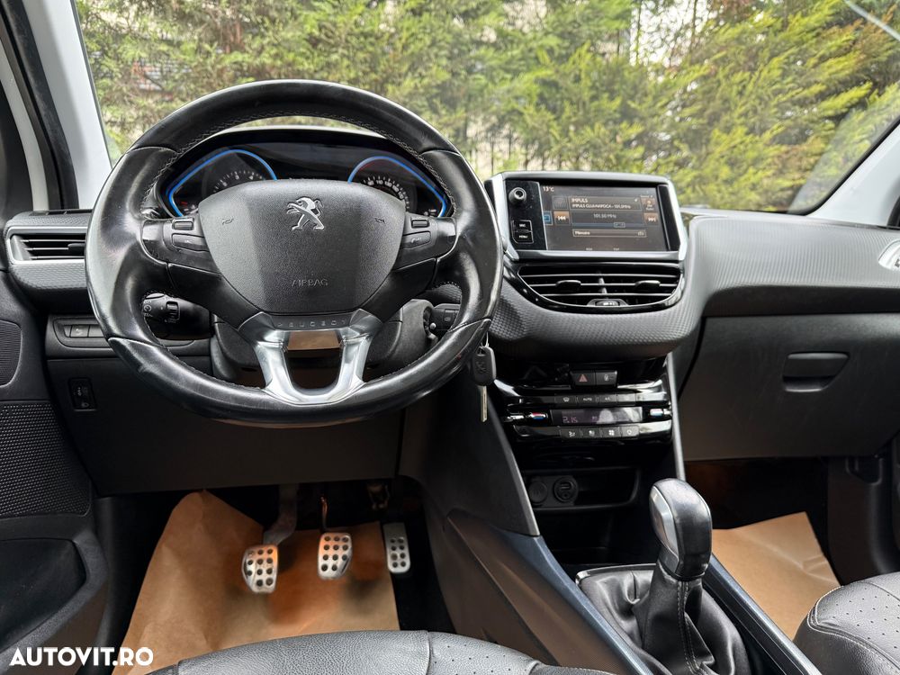 Peugeot 2008 1.6 VTi Allure - 34