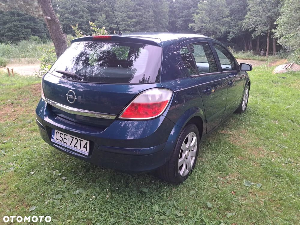 Opel Astra 1.6 Essentia - 4