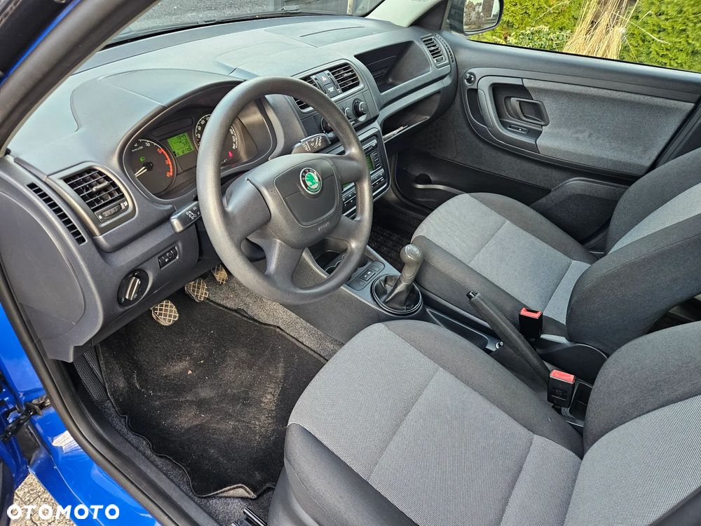 Skoda Fabia 1.2 HTP Ambiente - 10