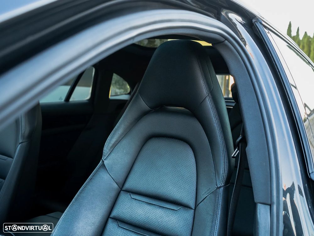 Porsche Panamera Sport Turismo 4 E-Hybrid Edition 10 Anos - 18