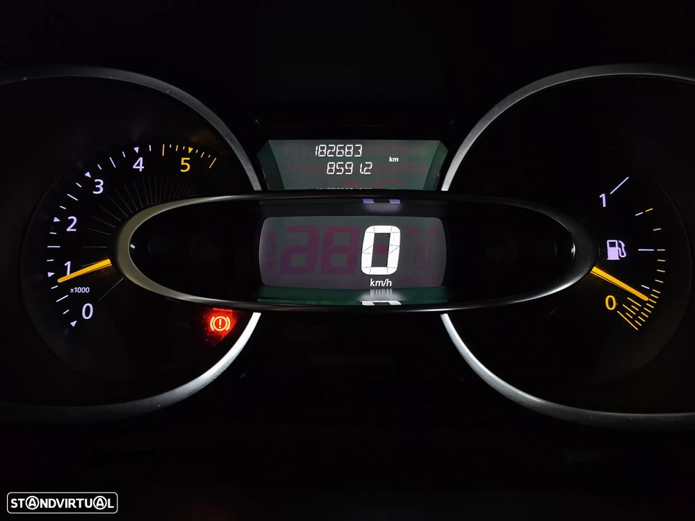 Renault Clio Sport Tourer 1.5 dCi Dynamique S - 10