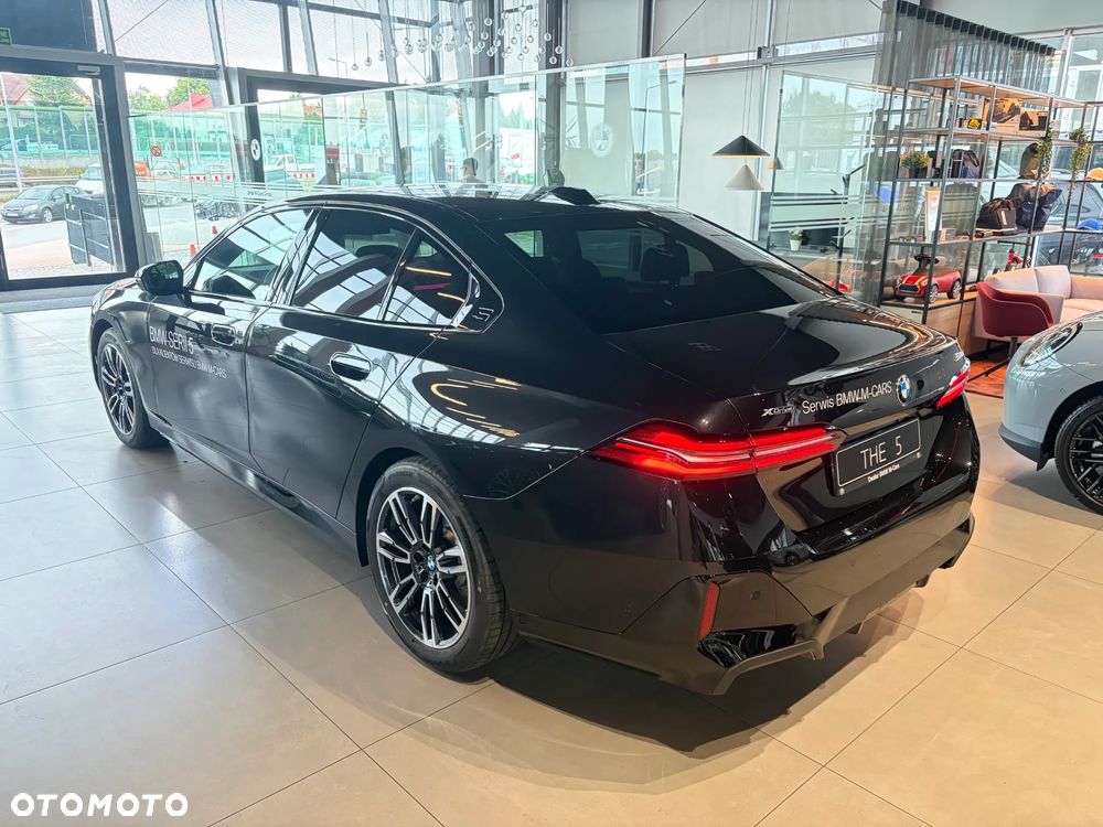 BMW Seria 5 520d xDrive mHEV - 4