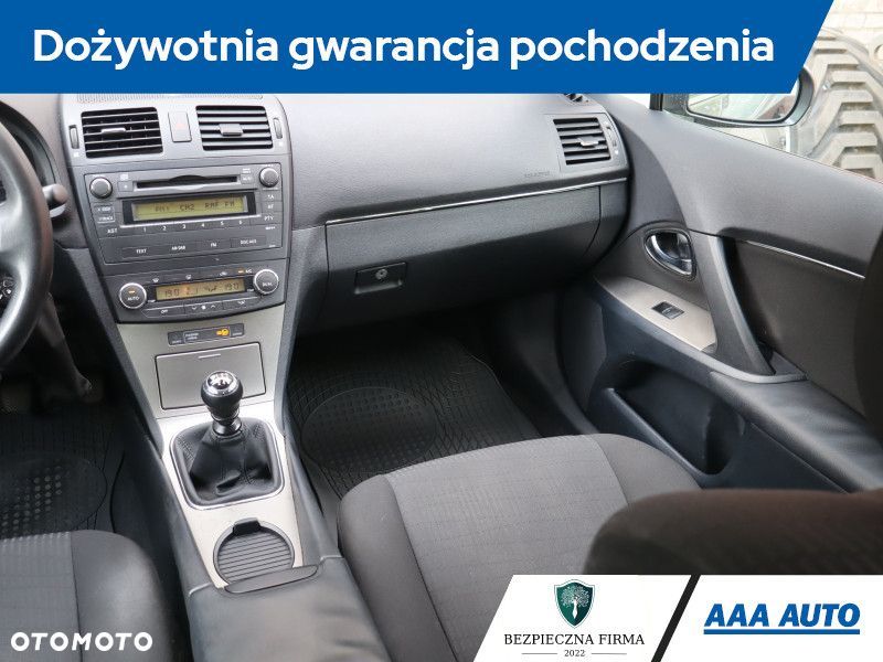 Toyota Avensis - 10