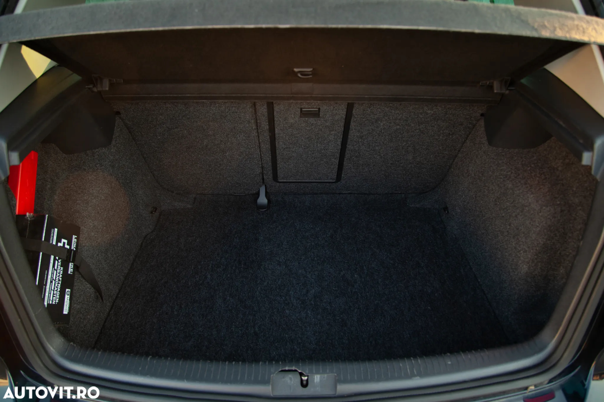 Volkswagen Golf 2.0 TDI DPF Style - 30