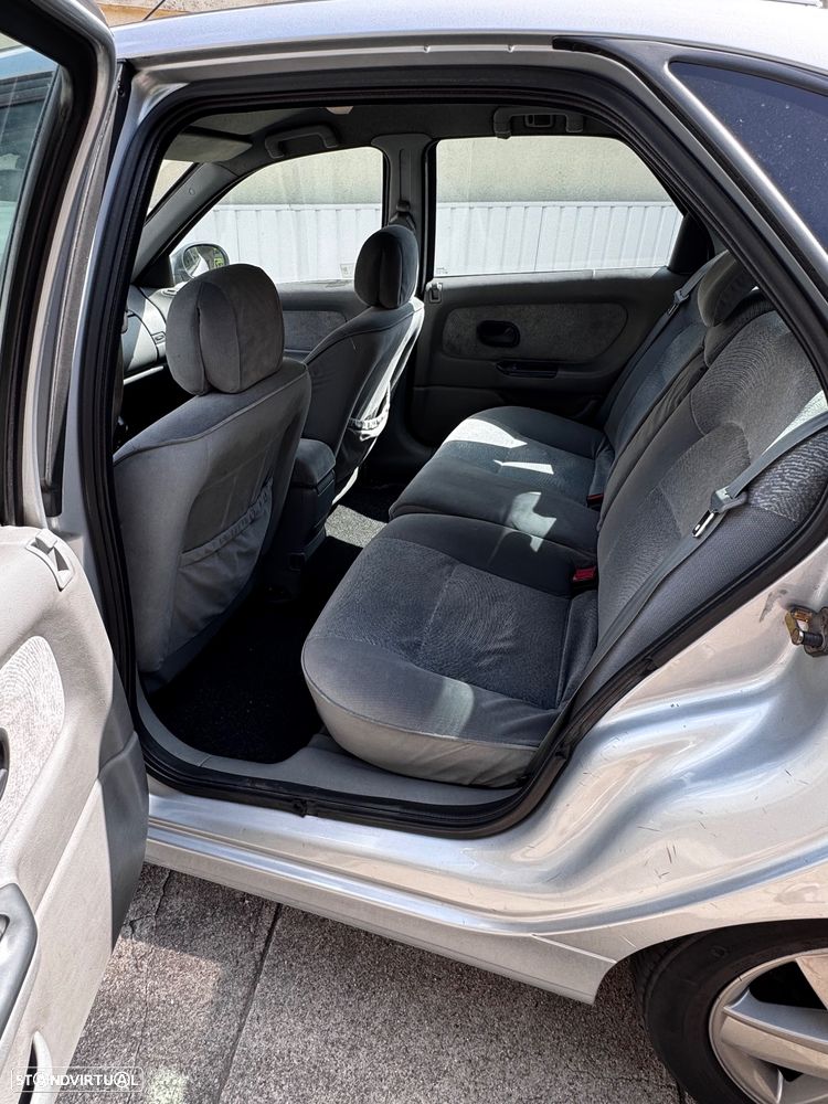Renault Laguna 1.9 dTi RXE - 11