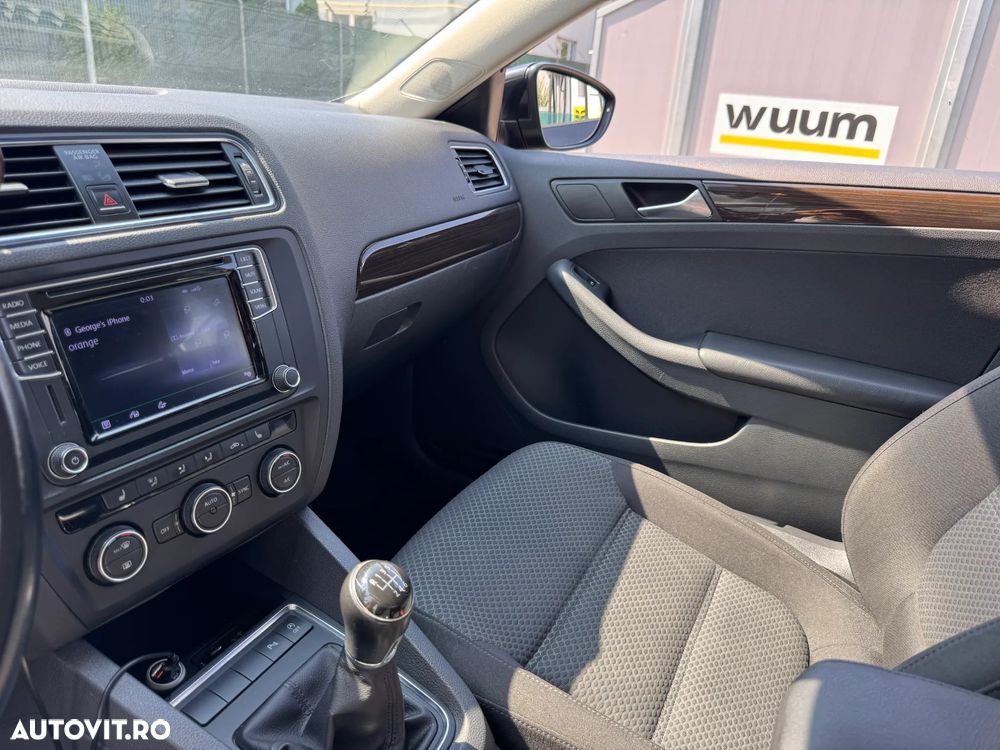 Volkswagen Jetta 2.0 TDI Comfortline - 13