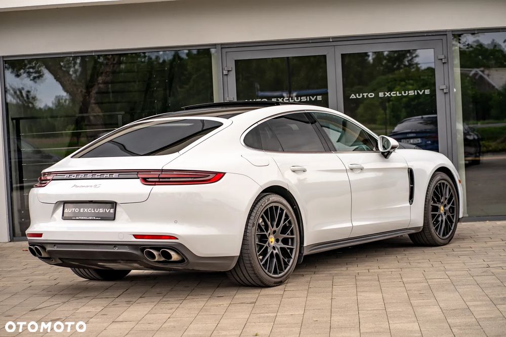 Porsche Panamera 4S - 26
