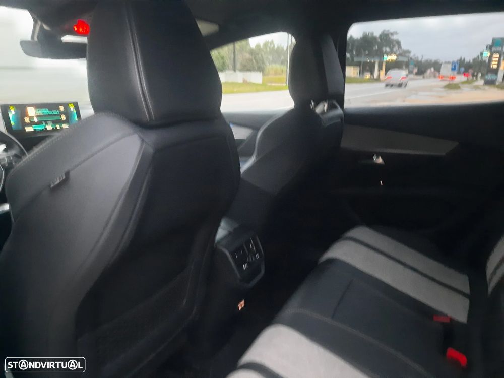 Peugeot 3008 1.6 Hybrid4 GT e-EAT8 - 26