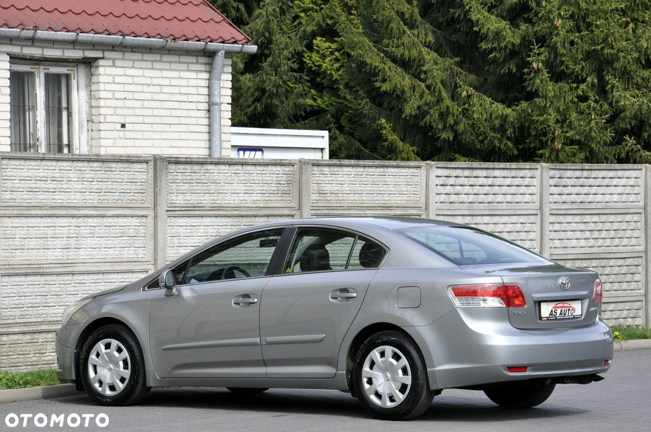 Toyota Avensis 1.8 Active - 34