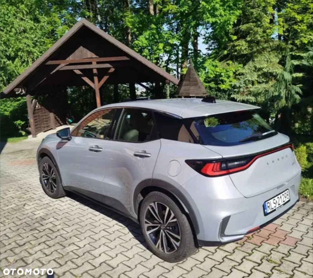 Lexus LBX 1.5 Hybrid Elegant AWD - 2