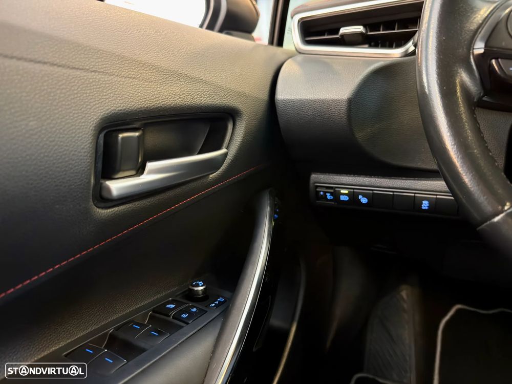 Toyota Corolla 1.8 Hybrid Exclusive - 36