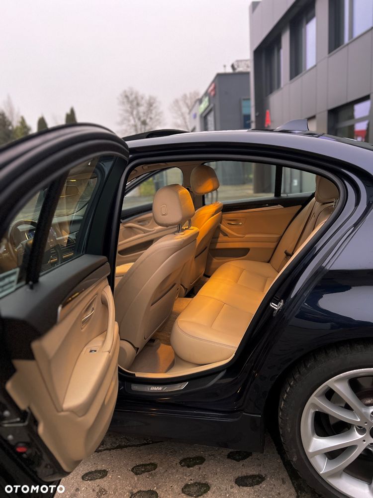 BMW Seria 5 535i xDrive - 15