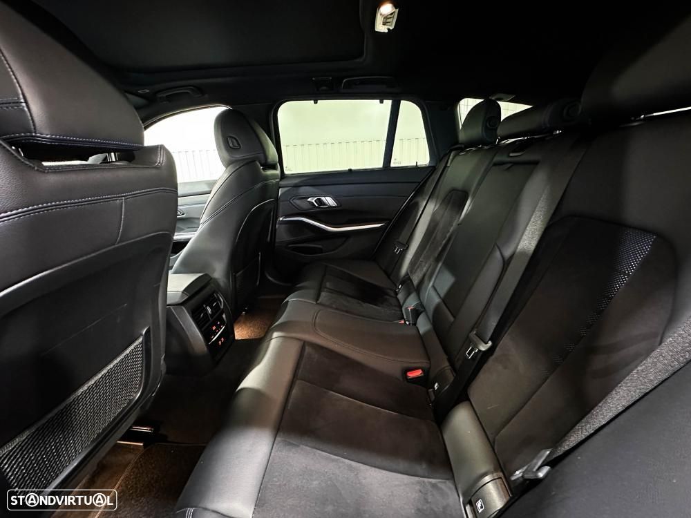 BMW 330 e Pack 50 anos M Auto - 10