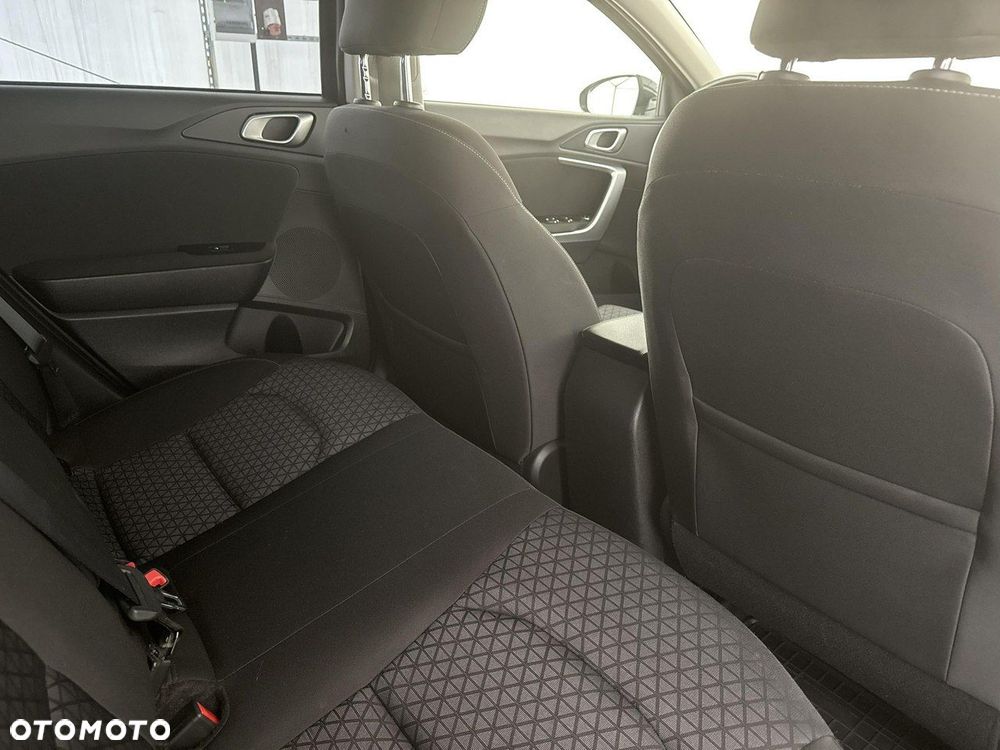 Kia Ceed - 24