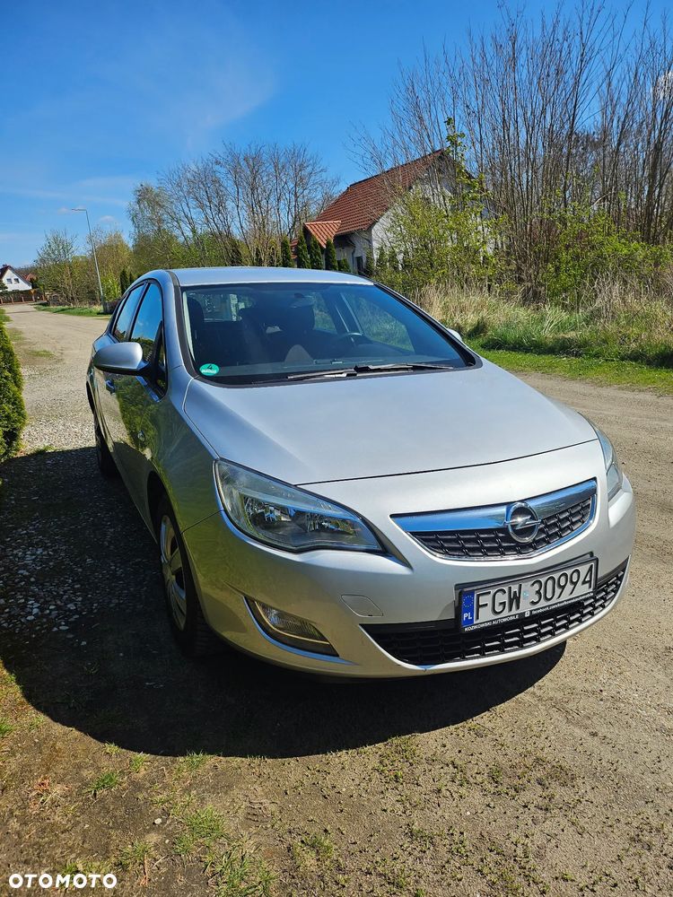 Opel Astra 1.6 Color Edition - 1