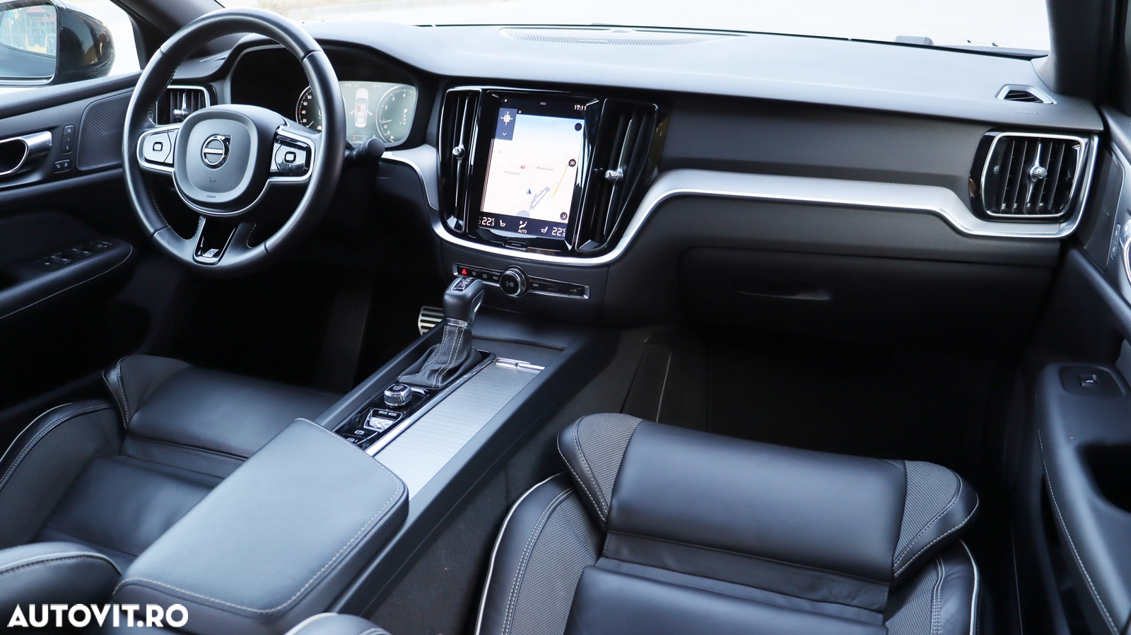 Volvo S60 T5 R-Design - 10