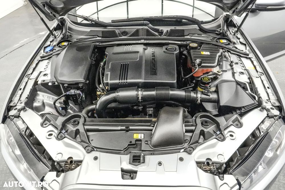 Jaguar XF 2.2D Premium Luxury - 27