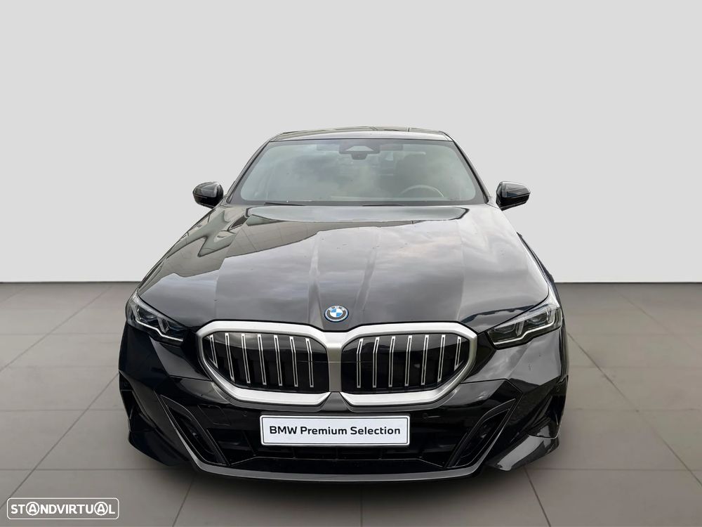 BMW 530 e Pack Desportivo M - 3