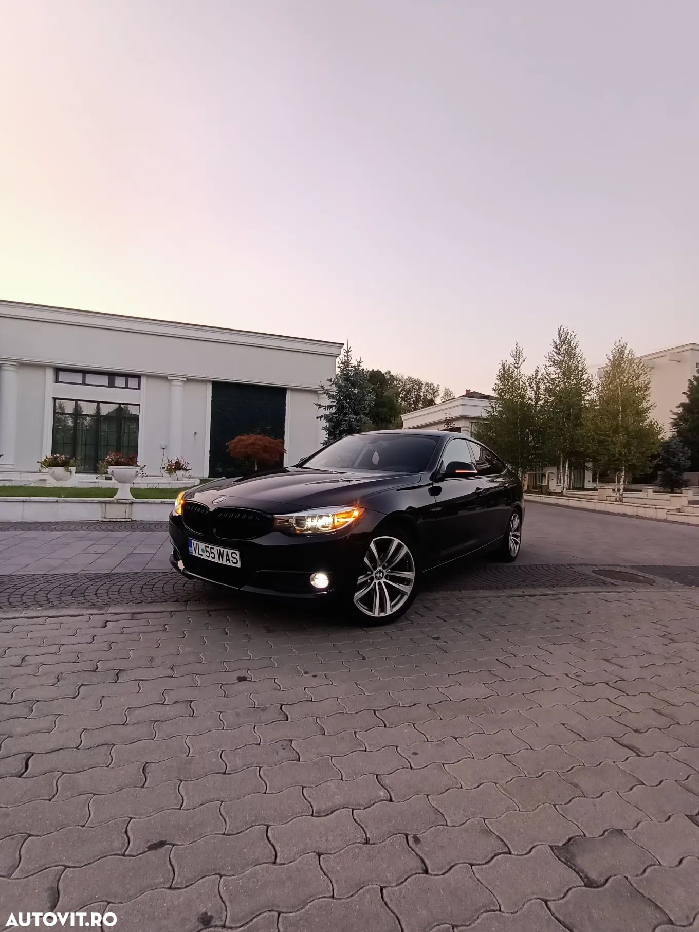 BMW Seria 3 320d GT xDrive AT - 1