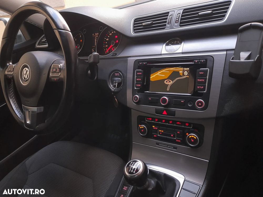 Volkswagen Passat Variant 2.0 TDI BlueMotion Technology Comfortline - 18