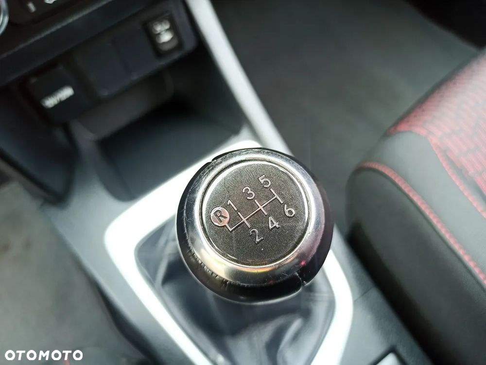 Toyota Auris 2.0 D-4D Touring Sports Executive - 35