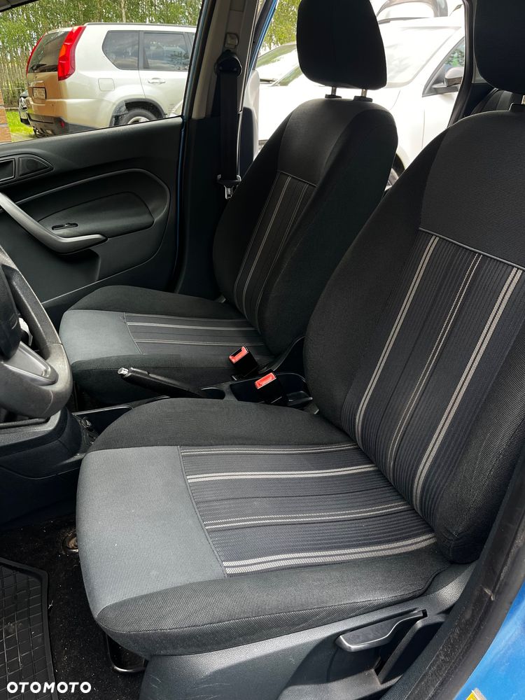 Ford Fiesta - 12