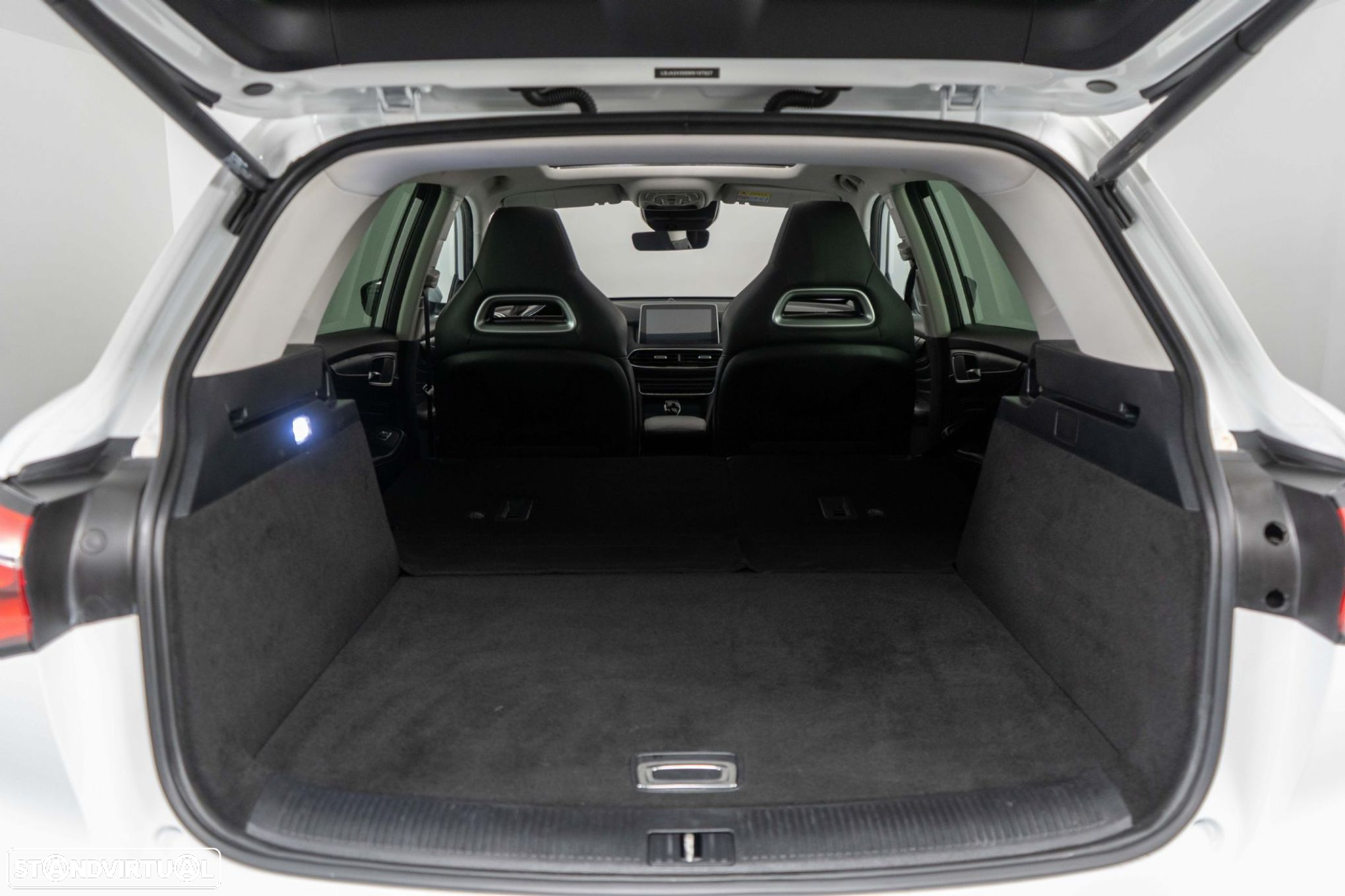 MG EHS 1.5 T-GDI Plug-in Hybrid Luxury - 13