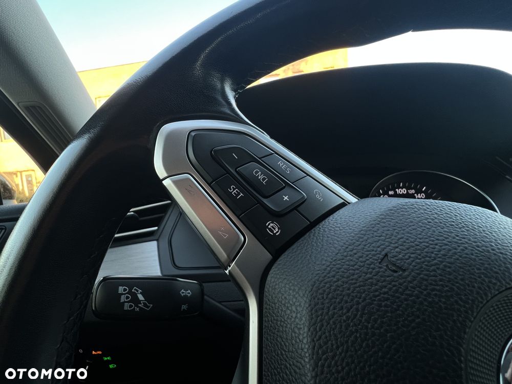 Volkswagen Passat 1.5 TSI EVO Essence - 22