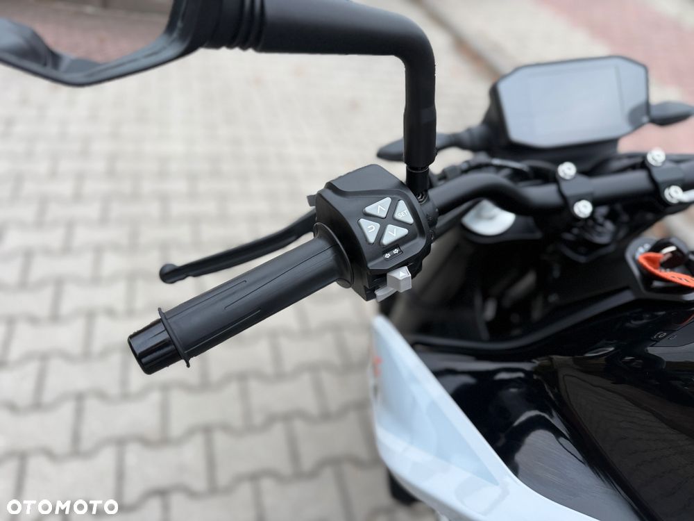 KTM Duke 790 - 28