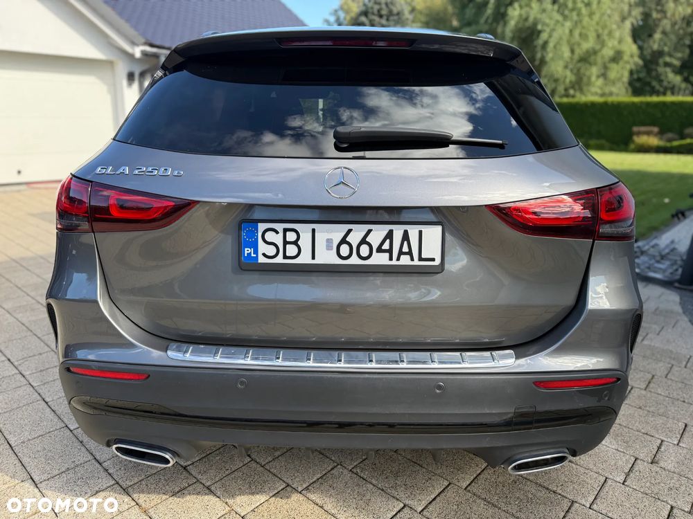 Mercedes-Benz GLA - 9