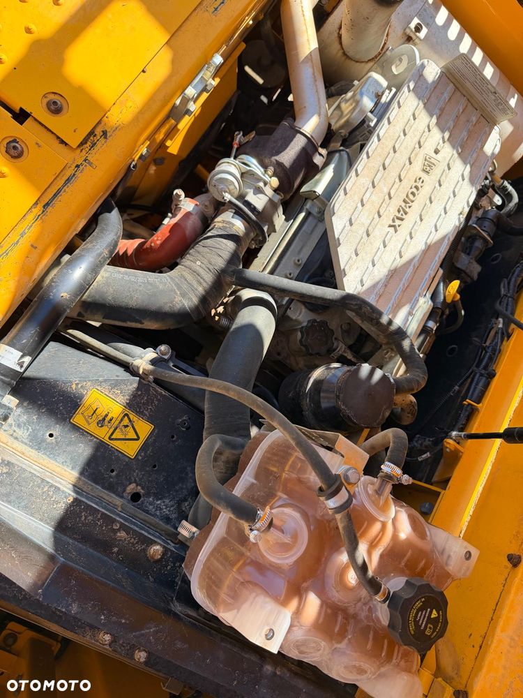 JCB 131X L 4F - 12