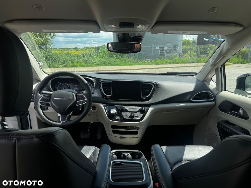 Chrysler Pacifica - 9