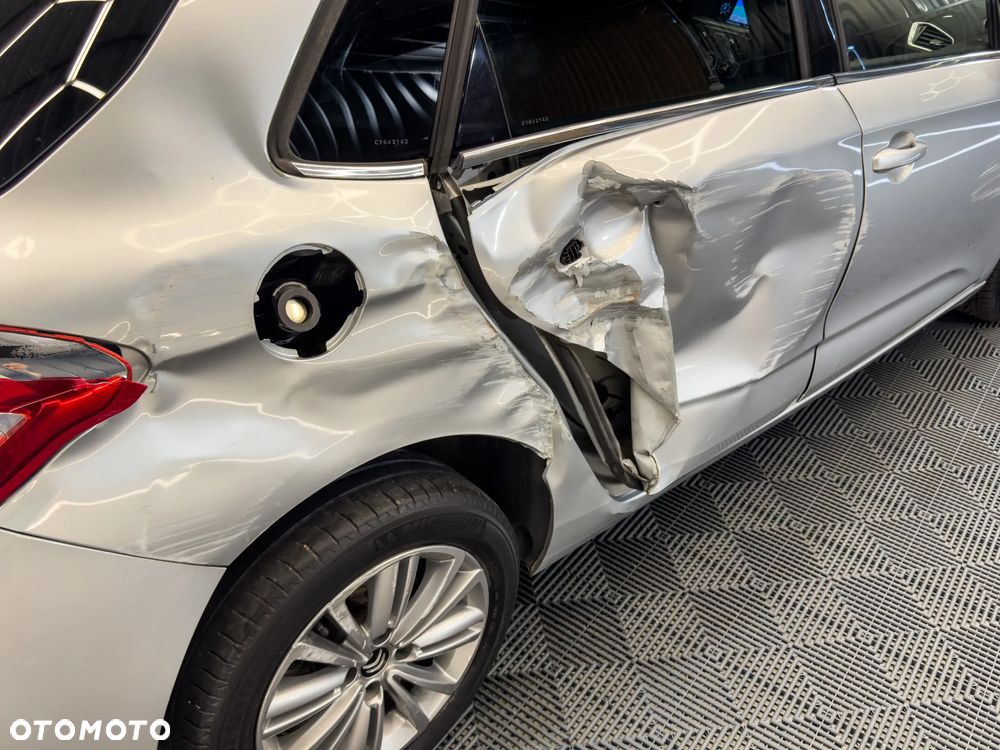 Citroën C4 HDi 115 Exclusive - 13