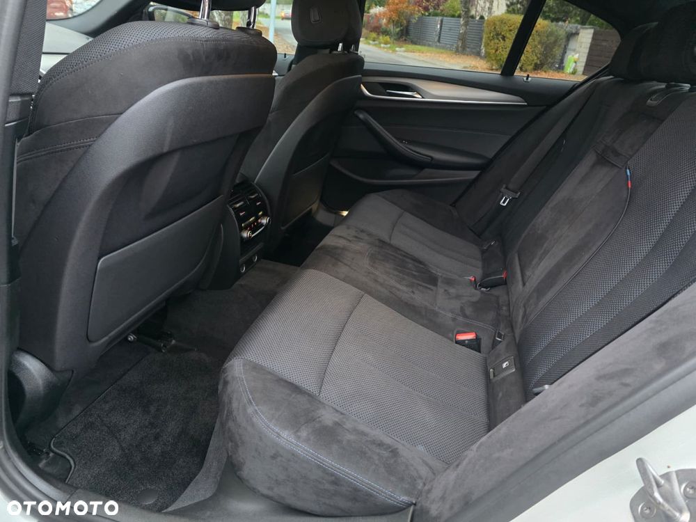 BMW Seria 5 520d xDrive M Sport sport - 22