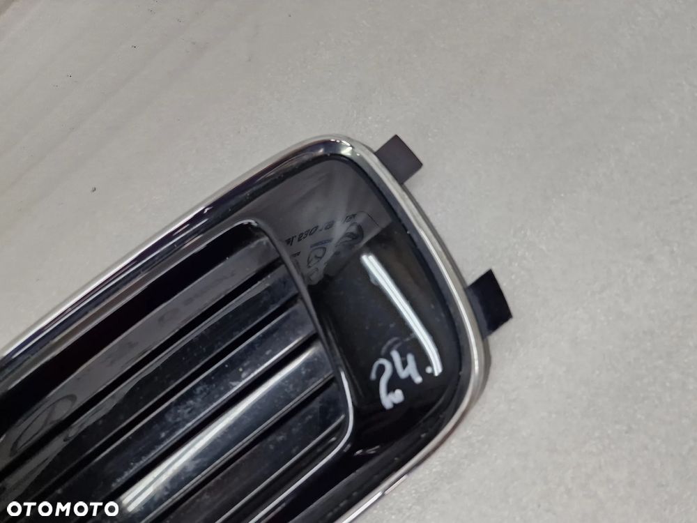 AUDI A6 C7 LIFT 14- LEWA KRATKA BOCZNA Z CHROMEM ZDERZAKA PRZEDNIEGO PRZÓD , NR 4G0807681AD , NR AUKCJI F/24 - 6